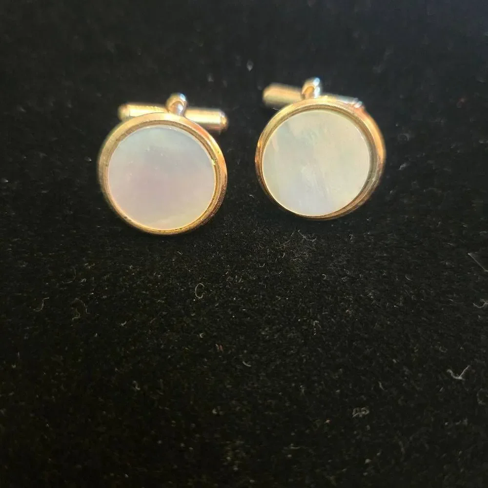 Vintage Gold Tone Mother of Pearl Cuff links